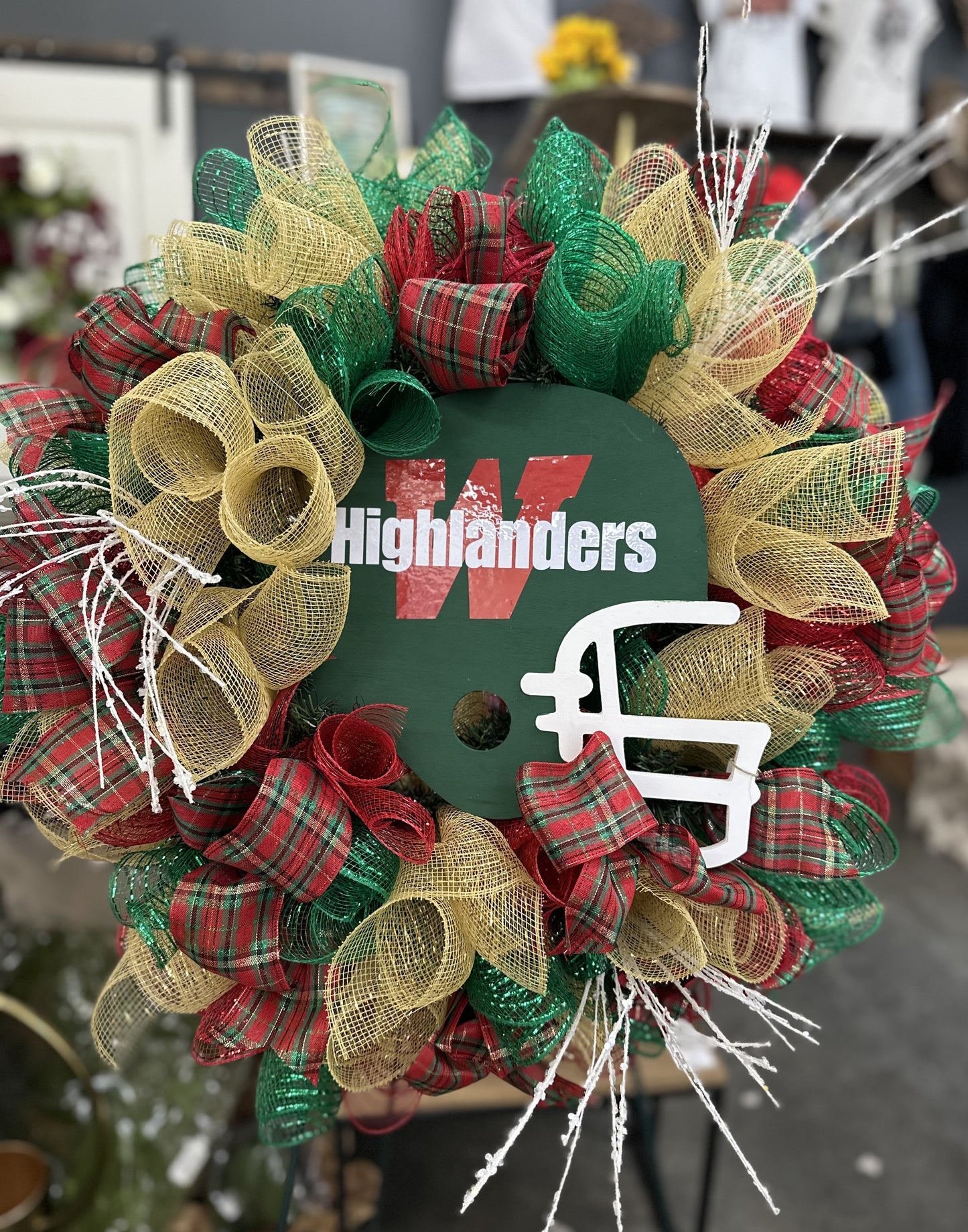 CUSTOM HIGHLANDERS MESH WREATH