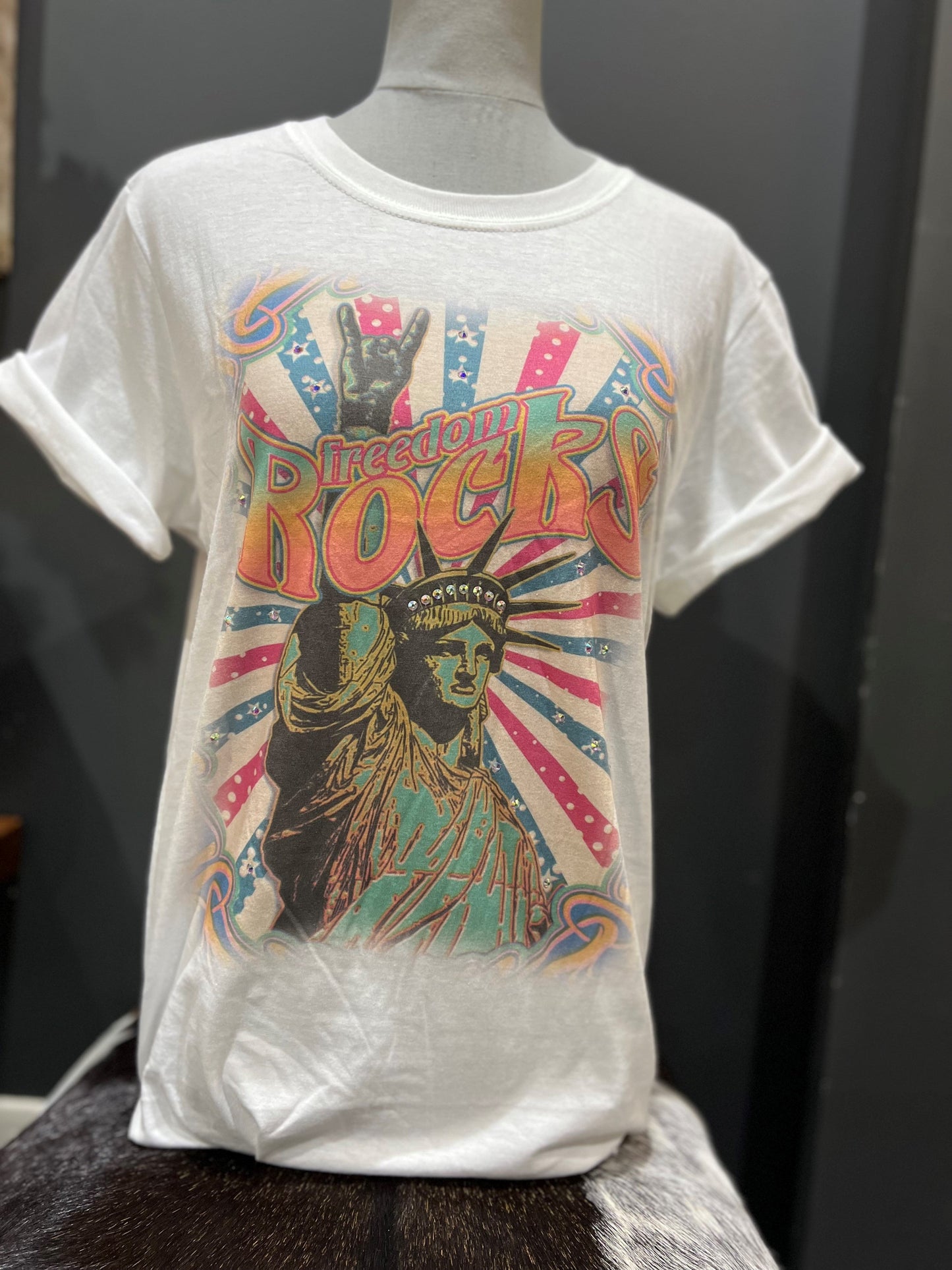 FREEDOM ROCKS T-SHIRT