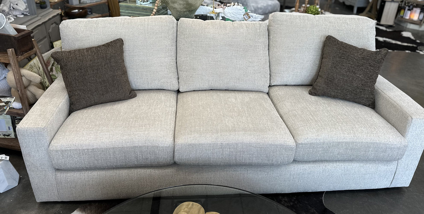 95" SOFA IN LINEN AND CAROB