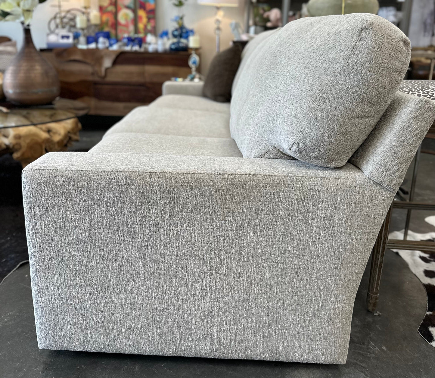 95" SOFA IN LINEN AND CAROB