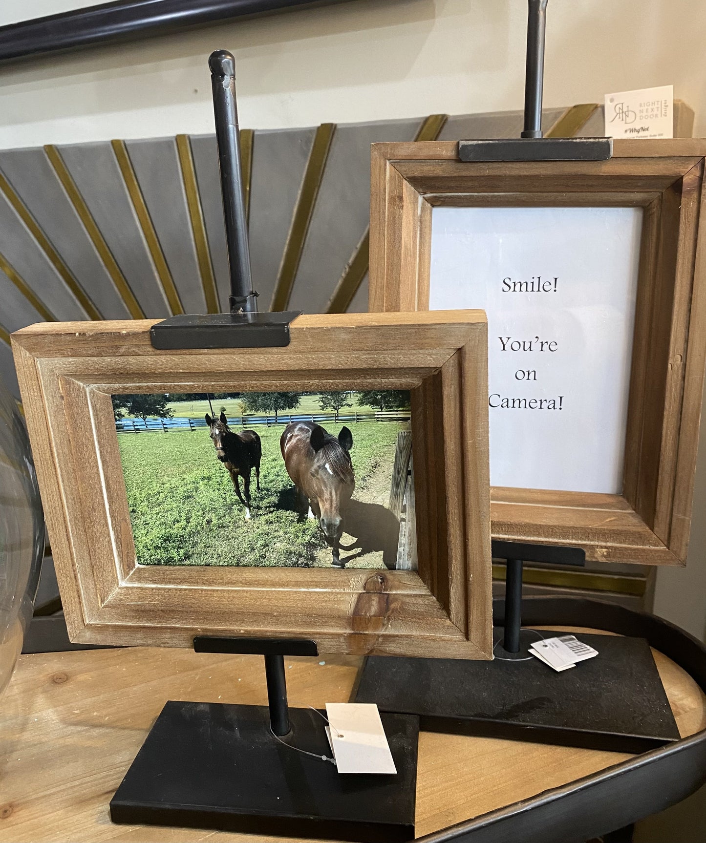 4X6 WOOD FRAME ON METAL STAND